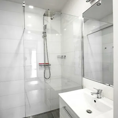 8 Apartment