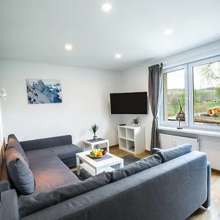 8 アパート ザコパネ