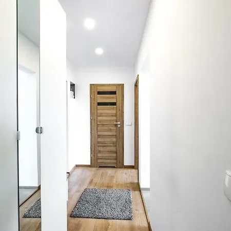 8 アパート ザコパネ